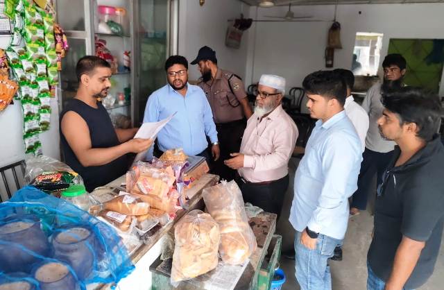 নগরীর সোনামিয়ার পোল এলাকায় বিসিসির মোবাইল কোর্ট