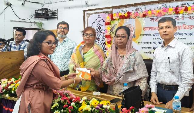 বরিশাল সরকারি মডেল স্কুল অ্যান্ড কলেজে ‘নজরুল বর্ষ’ উদযাপন