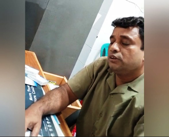 শেবাচিমে চিকিৎসকের বিরুদ্ধে রোগীর প্রেসক্রিপশন ও রিপোর্ট ছিঁড়ে ফেলার অভিযোগ